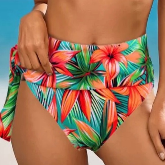 New Boutique Bikini 2 pc Tropical Swimsuit🏖🌴 - Picture 4 of 16